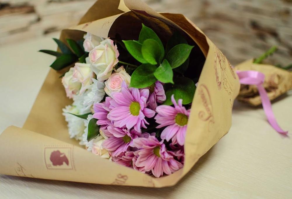 Букет цветов из: Розы и Хризантемы в Новинки Нижний Новгород