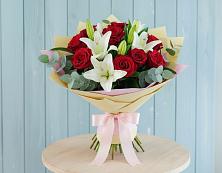 Букет цветов из:  Лилии и Розы в Новинки Нижний Новгород