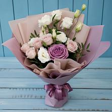 Букет цветов из:  Розы и Лизиантусы в Новинки Нижний Новгород