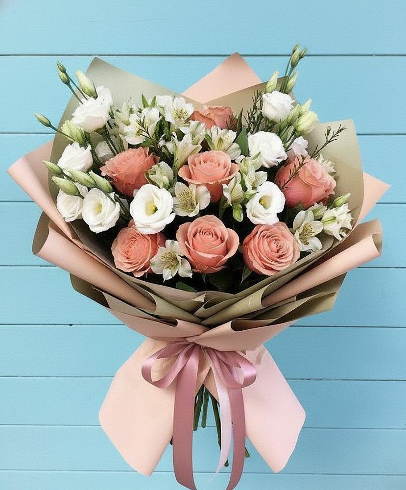 Букет цветов из: Розы, Альстромерии и Лизиантусы в Новинки Нижний Новгород