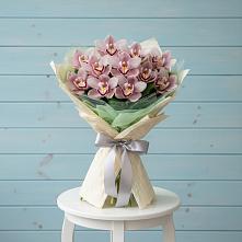 Букет цветов из:  Орхидеи и Розы в Новинки Нижний Новгород