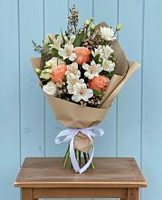 Букет цветов из:  Альстромерии, Лизиантусы, Розы и Хризантемы в Новинки Нижний Новгород