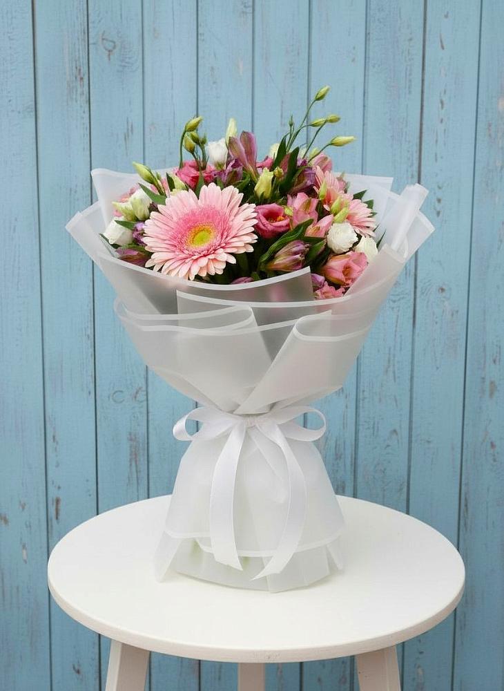 Букет цветов из: Герберы, Альстромерии и Лизиантусы в Новинки Нижний Новгород