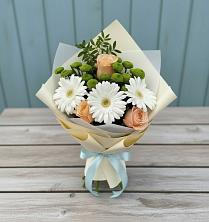 Букет цветов из:  Герберы, Розы и Хризантемы в Новинки Нижний Новгород