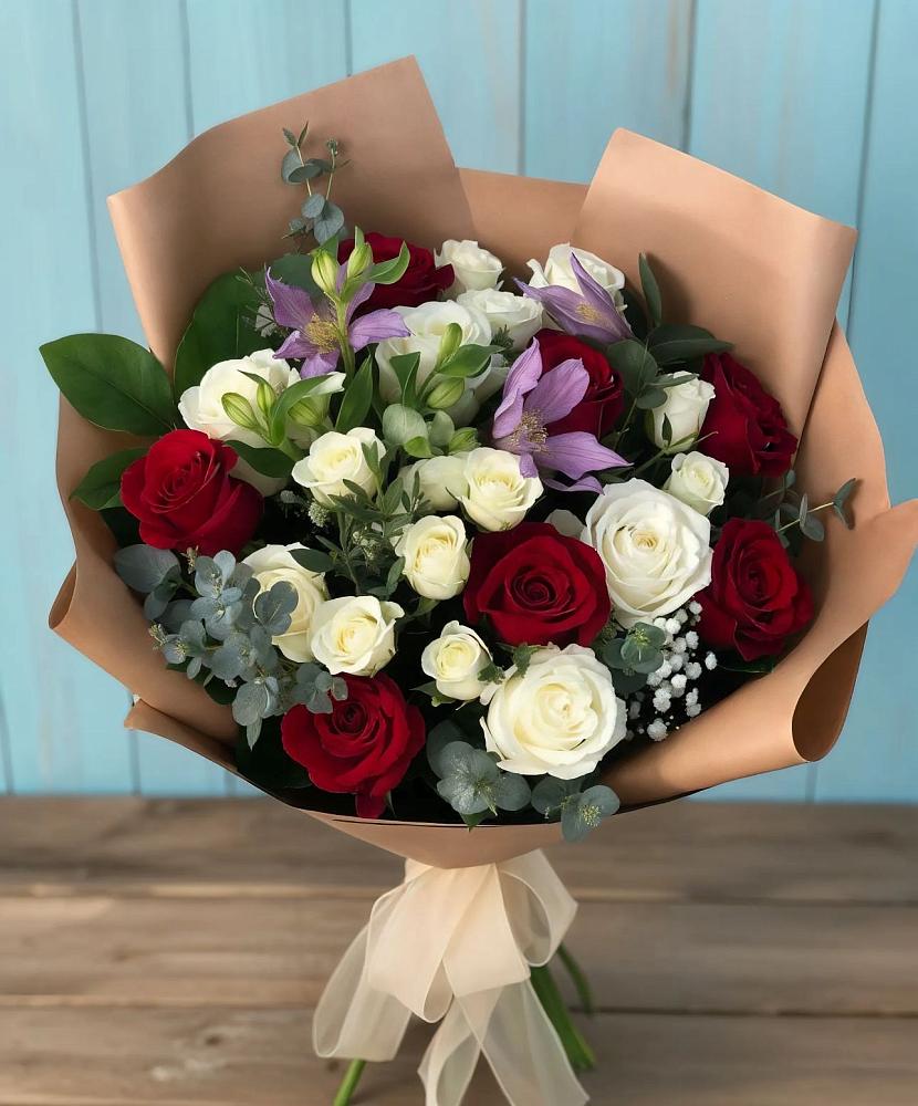 Букет цветов из: Розы и Альстромерии в Новинки Нижний Новгород