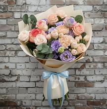 Букет цветов из:  Розы, Лизиантусы и Гвоздики в Новинки Нижний Новгород