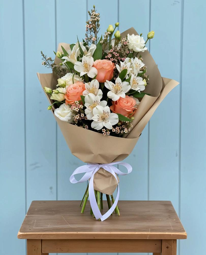 Букет цветов из: Альстромерии, Лизиантусы, Розы и Хризантемы в Новинки Нижний Новгород